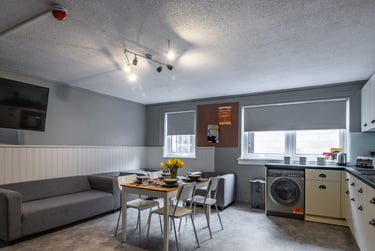 6 bed Townhouse Deluxe - Image 1